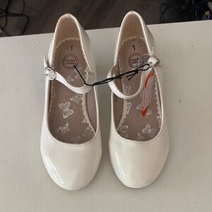 Wonder Nation Cream Kids Dress Shoes